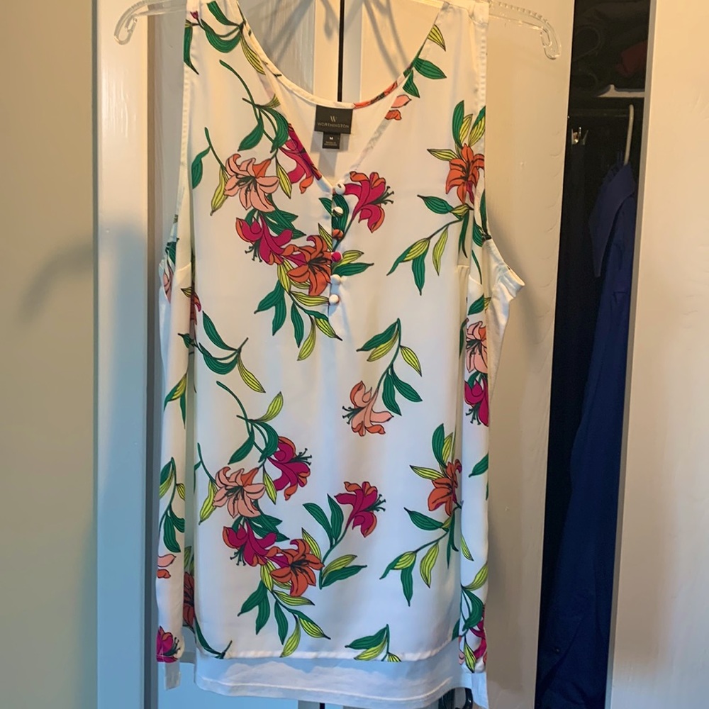 Cute flowery sleeveless top